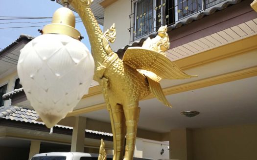 ขายบ้านเดี่ยว 2 ชั้น หมู่บ้านปิยวัฒน์ อ่างศิลา ชลบุรี หลังใหญ่ ตกแต่งตามหลักฮวงจุ้ย