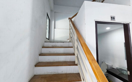 ให้เช่าสำนักงาน 2 คูหา ถนนข้าวหลามชลบุรี ตกแต่งพร้อมเปิดสำนักงาน