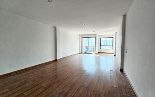 ให้เช่าสำนักงาน 2 คูหา ถนนข้าวหลามชลบุรี ตกแต่งพร้อมเปิดสำนักงาน