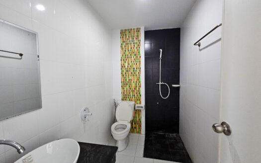 ให้เช่าสำนักงาน 2 คูหา ถนนข้าวหลามชลบุรี ตกแต่งพร้อมเปิดสำนักงาน