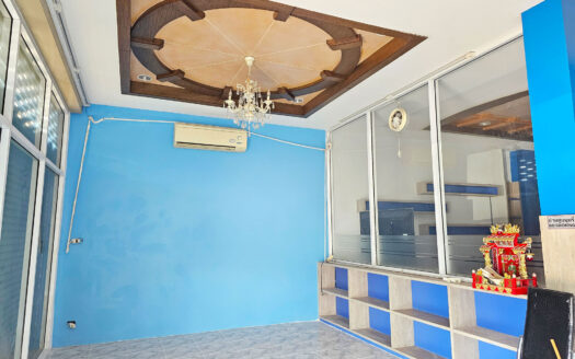 ให้เช่าสำนักงาน 2 คูหา ถนนข้าวหลามชลบุรี ตกแต่งพร้อมเปิดสำนักงาน