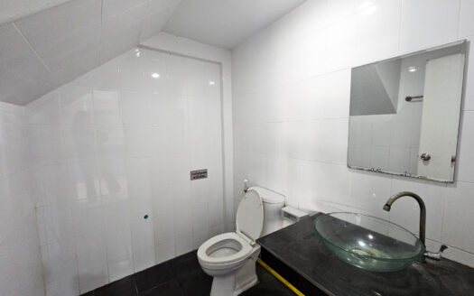 ให้เช่าสำนักงาน 2 คูหา ถนนข้าวหลามชลบุรี ตกแต่งพร้อมเปิดสำนักงาน