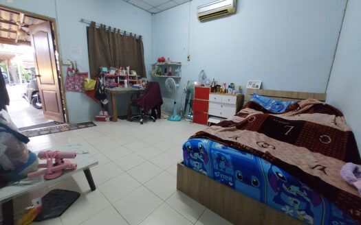 ขายบ้านพักพร้อมบ้านเช่า 7 หลัง ผู้เช่าเต็ม ศรีราชา ทำเลใกล้มอเตอร์เวย์ สร้างรายได้ทันที