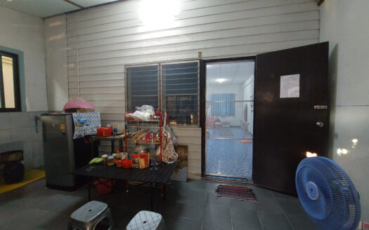 ขายบ้านพักพร้อมบ้านเช่า 7 หลัง ผู้เช่าเต็ม ศรีราชา ทำเลใกล้มอเตอร์เวย์ สร้างรายได้ทันที