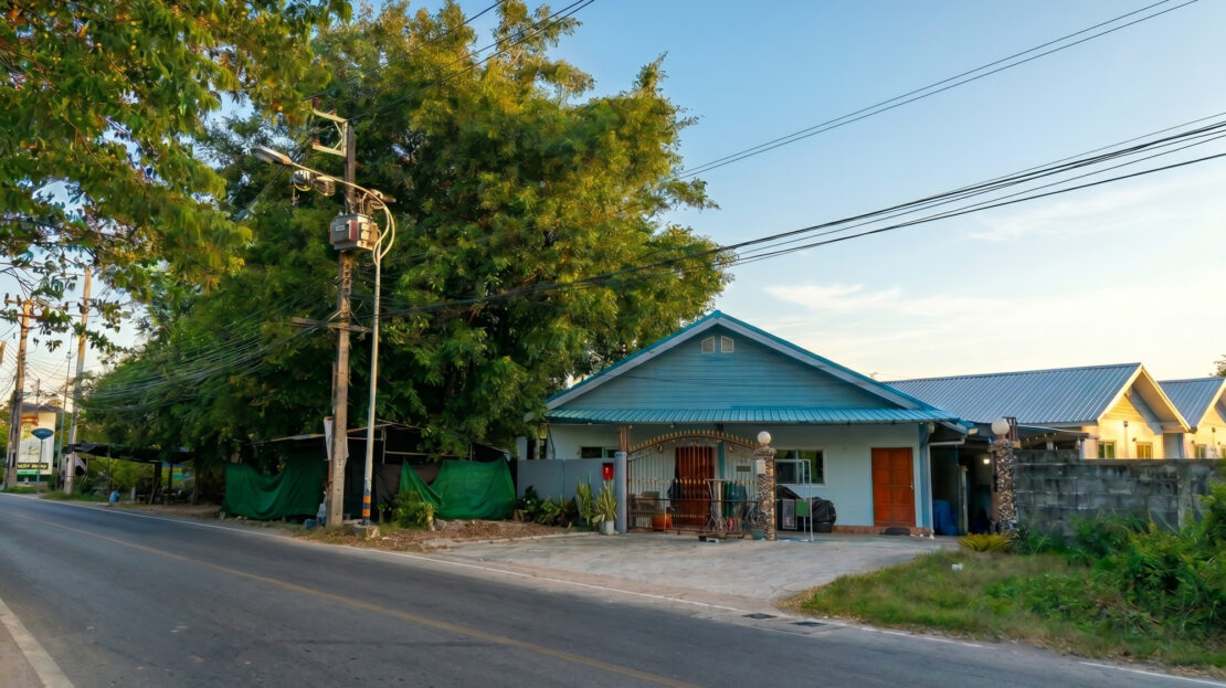 ขายบ้านพร้อมบ้านเช่า